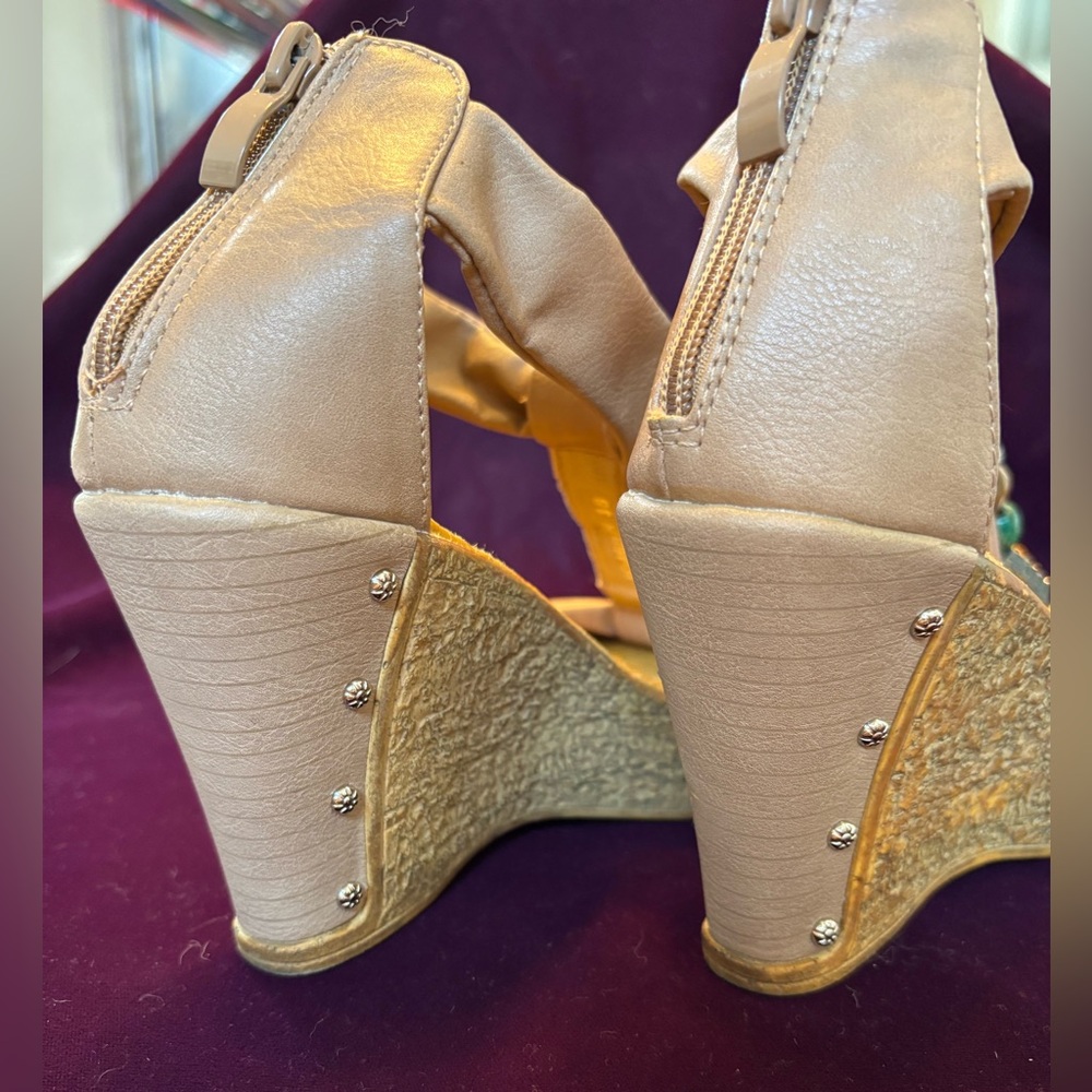 PATRIZIA by Spring Step Women’s Beige Beaded-Jeweled T-Strap Wedge Platform SZ 8 - Picture 10 of 15